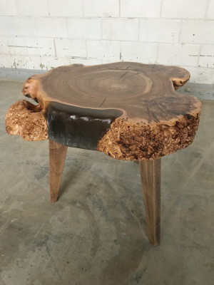 Кофейный столик из слэба карагача