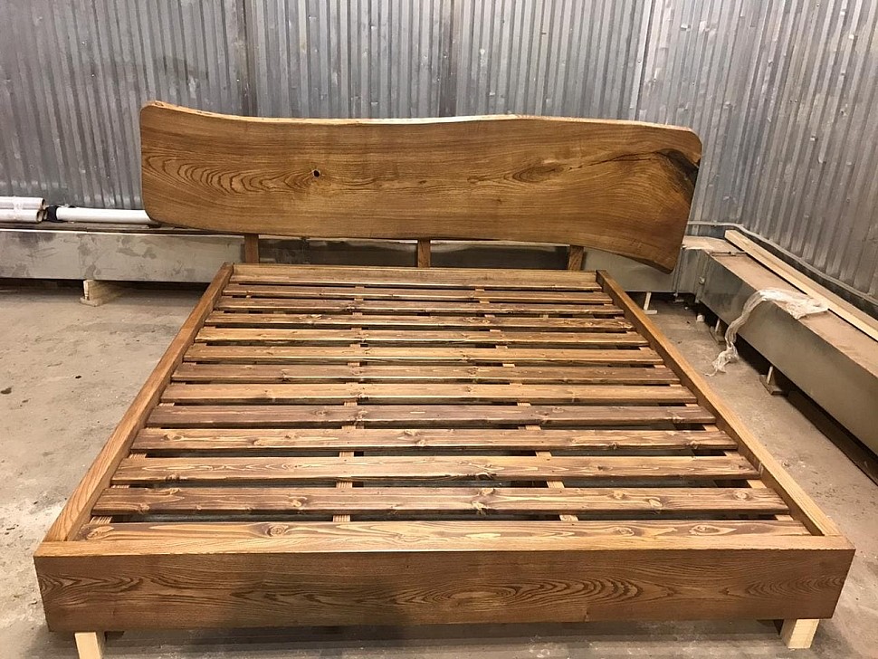 Кровать из слэба