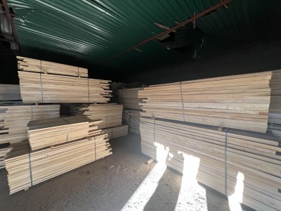 Обрезная доска из ясеня Обрезная доска из ясеня