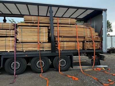 Обрезная доска из акации (робиния) сухая камерной сушки Обрезная доска из акации (робиния) сухая камерной сушки